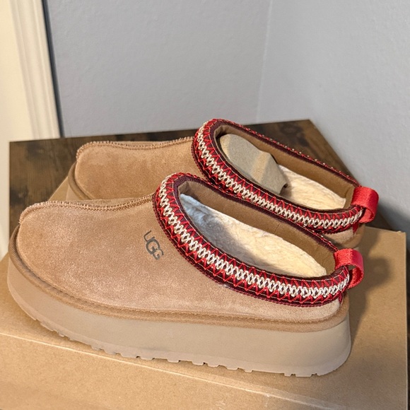 UGG Tan Suede Mules with Red Trim - Picture 2 of 6